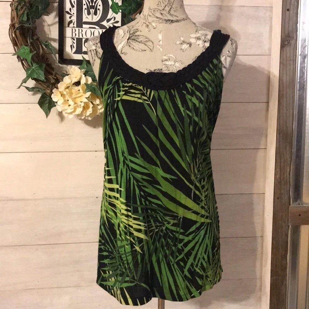 🆕 Apt 9 Green Bamboo Top M